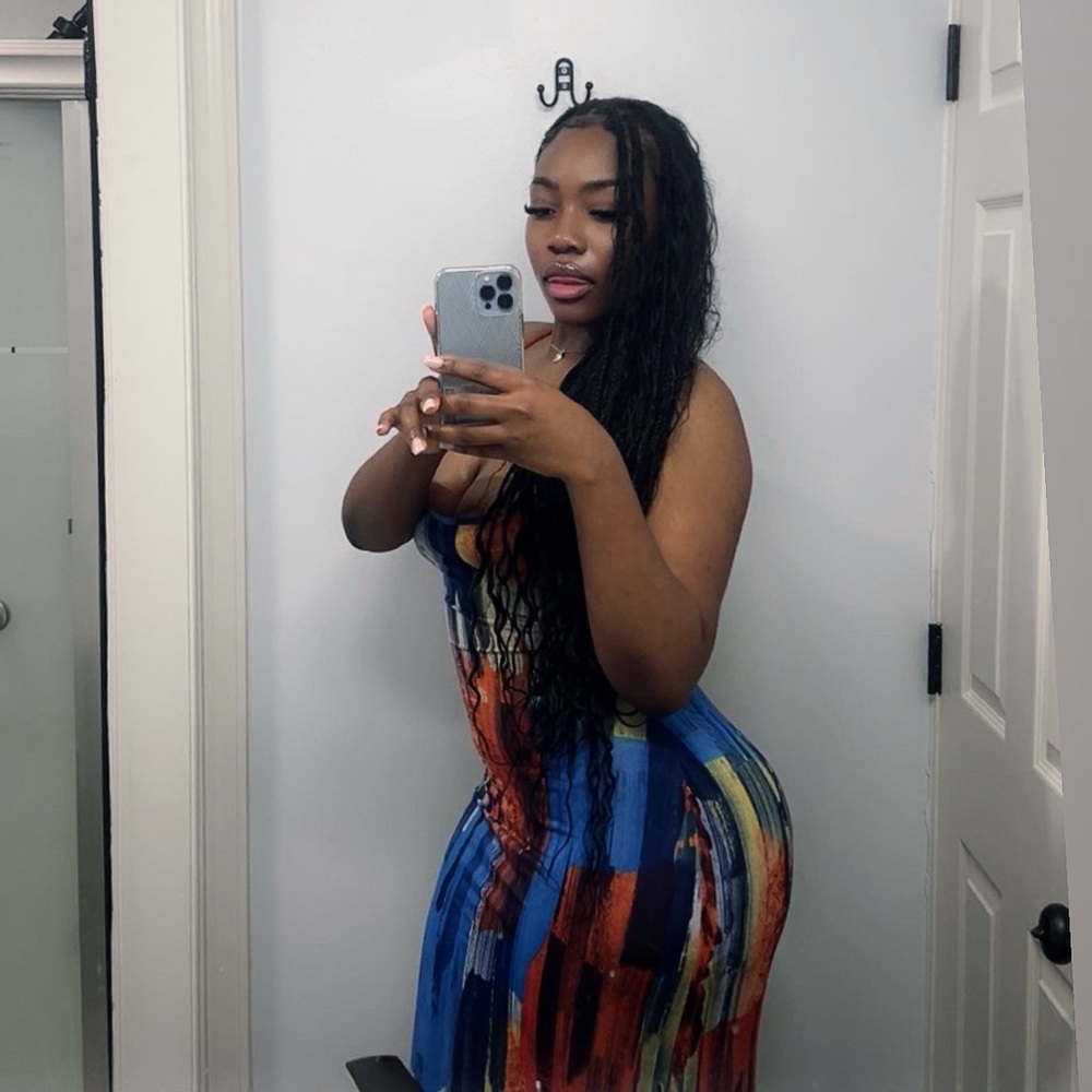 Meet your Posher, Monique